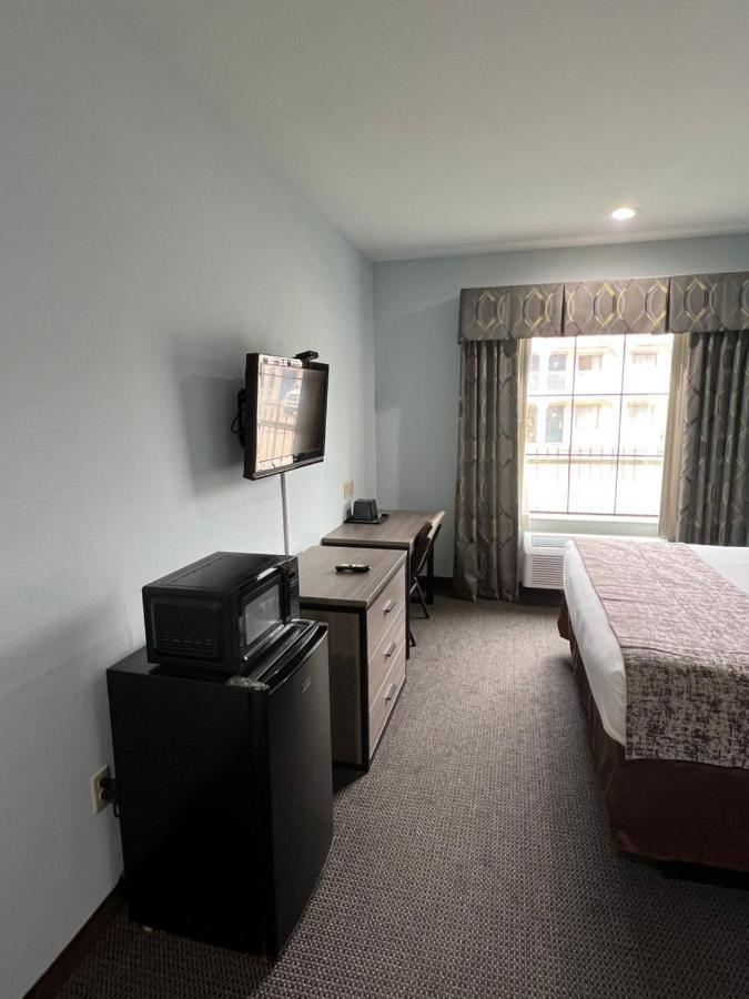 Americas Value Hotel Sulphur
